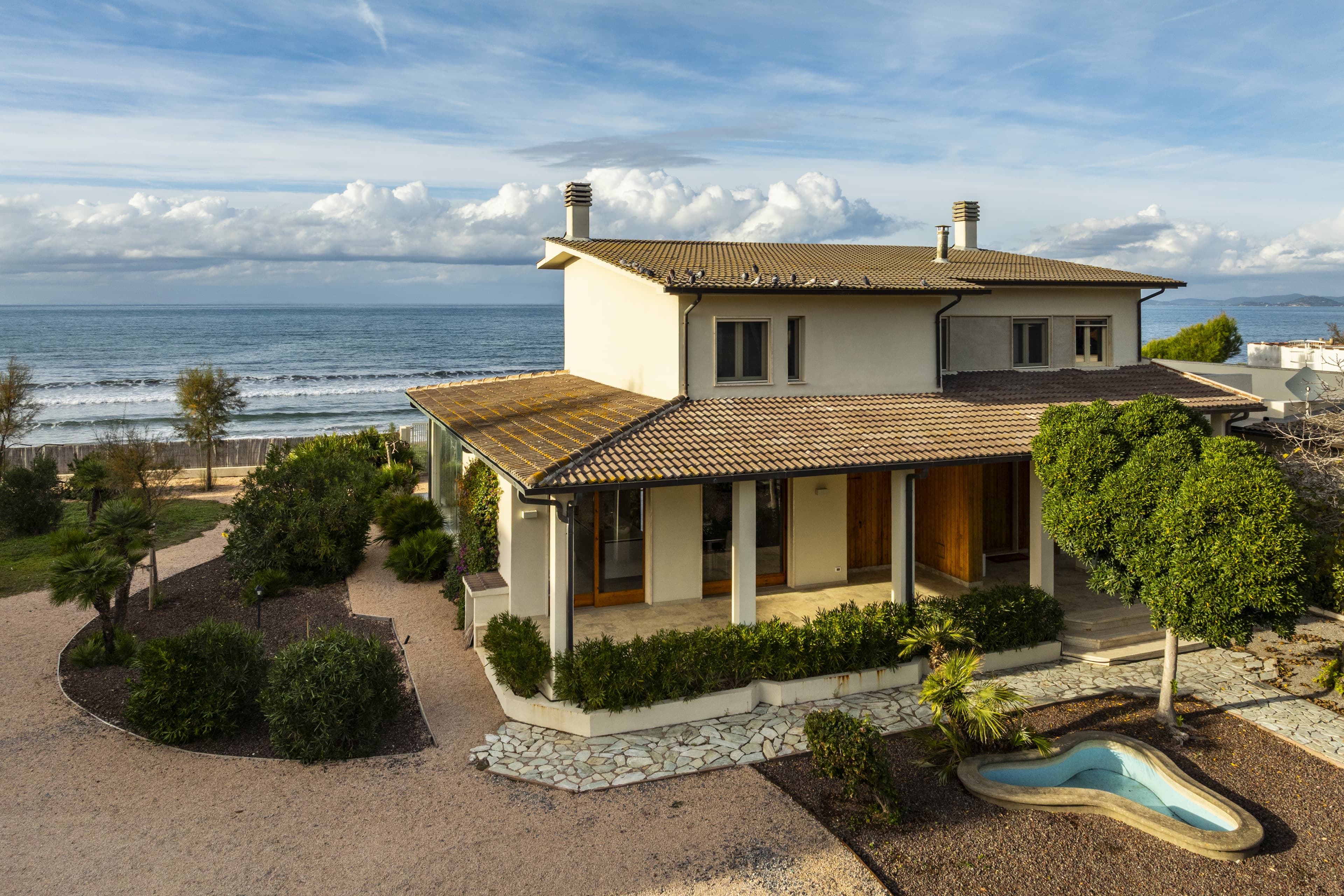 Luxurious Seafront Villa in Tuscan Riviera near Monte Argentario